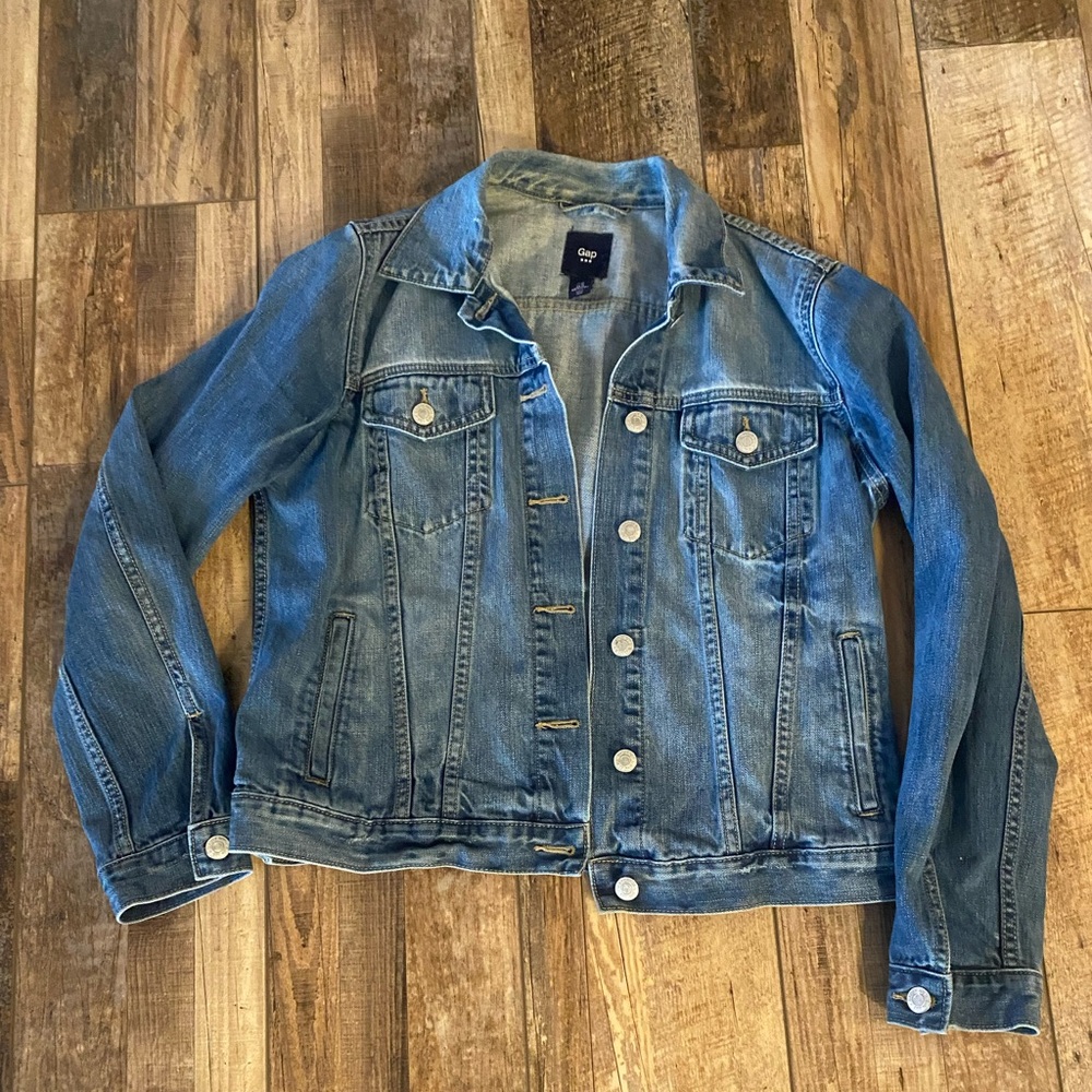 GAP Women's Classic Blue Jean Jacket